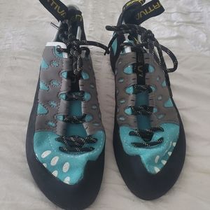 La Sportiva Tarantulace Sz 39 Climbing Shoes